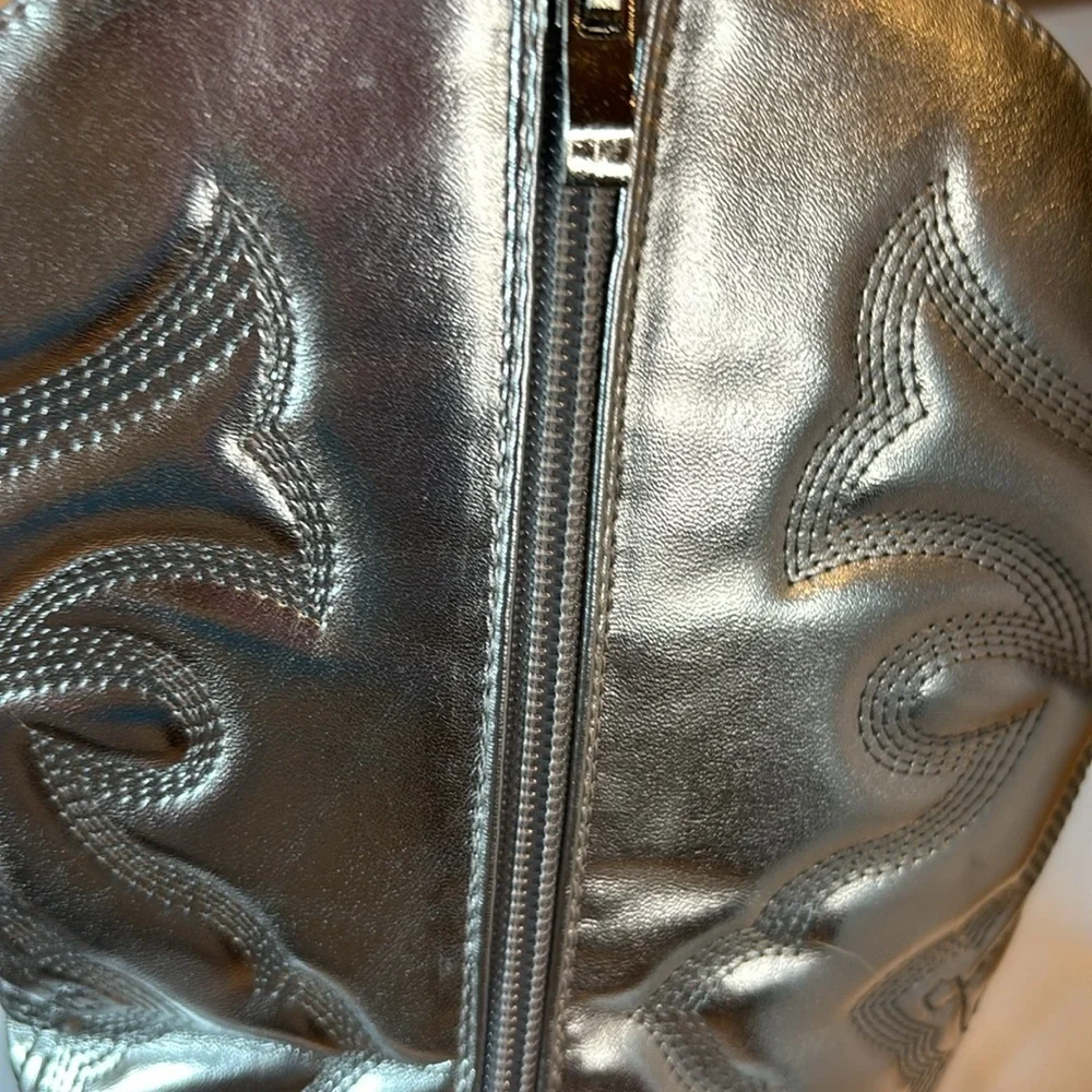 Shiny Silver zip up boots New with tags - Picture 4 of 8